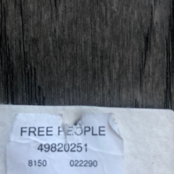 Free People blush Beaded woman’s Earrings - Picture 6 of 8